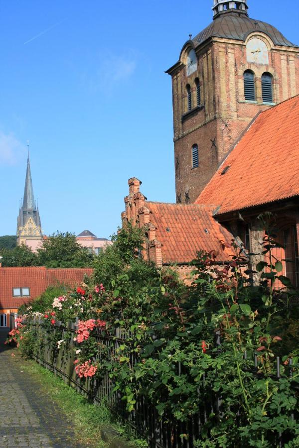 Zentrale Ferienwohnung „Treibholz“ Im Sonnenblumenhaus 弗伦斯堡 外观 照片