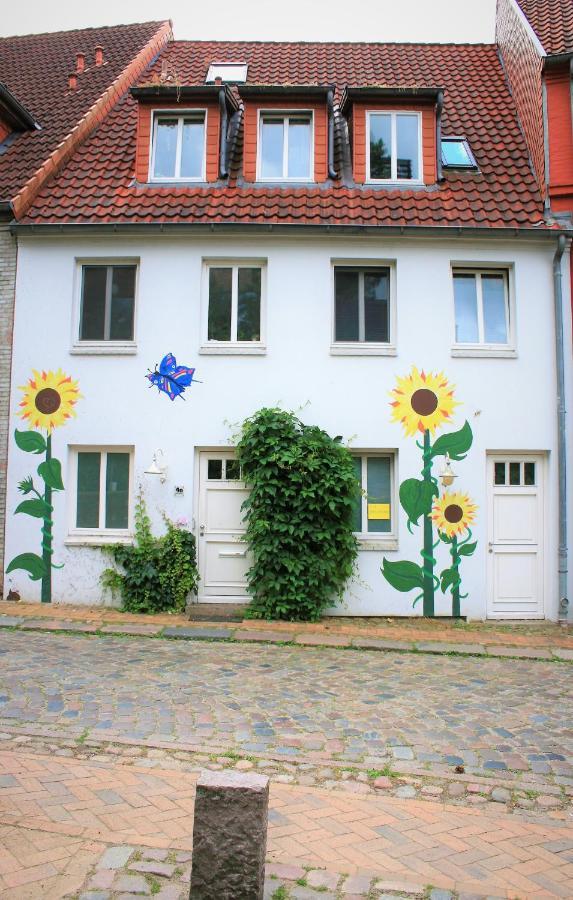 Zentrale Ferienwohnung „Treibholz“ Im Sonnenblumenhaus 弗伦斯堡 外观 照片