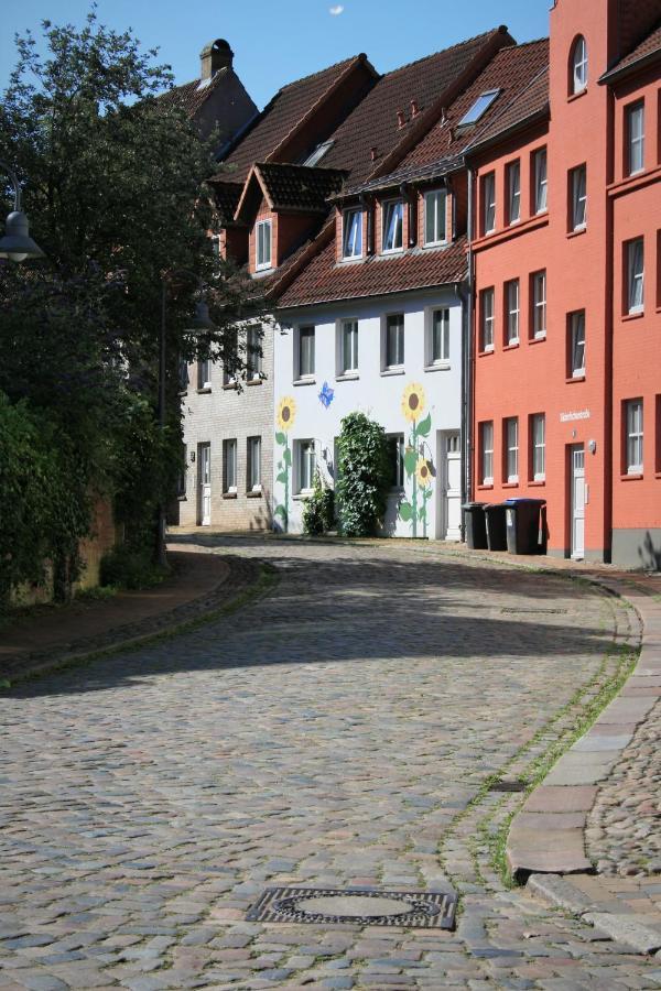 Zentrale Ferienwohnung „Treibholz“ Im Sonnenblumenhaus 弗伦斯堡 外观 照片